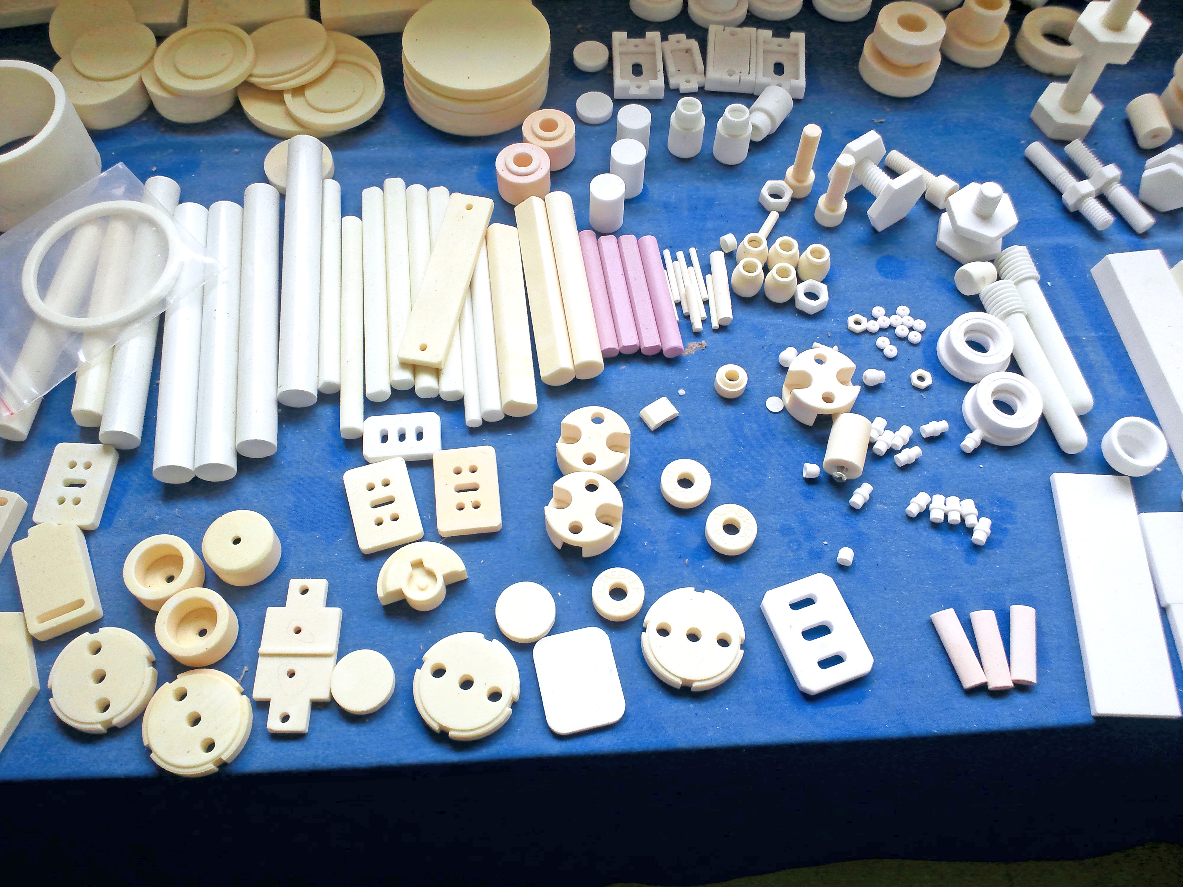 部品3